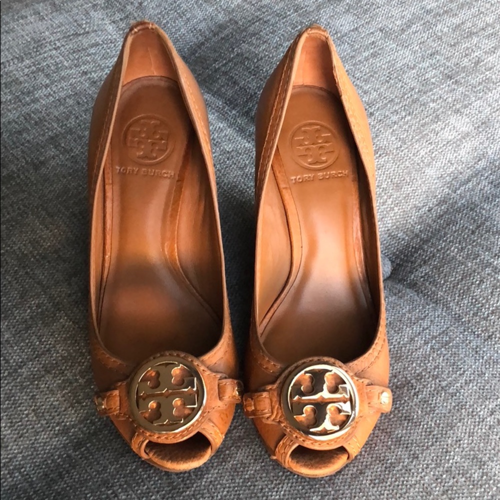 Tory Burch Sally 2 Peep Toe Wedge Royal Tan Size 6